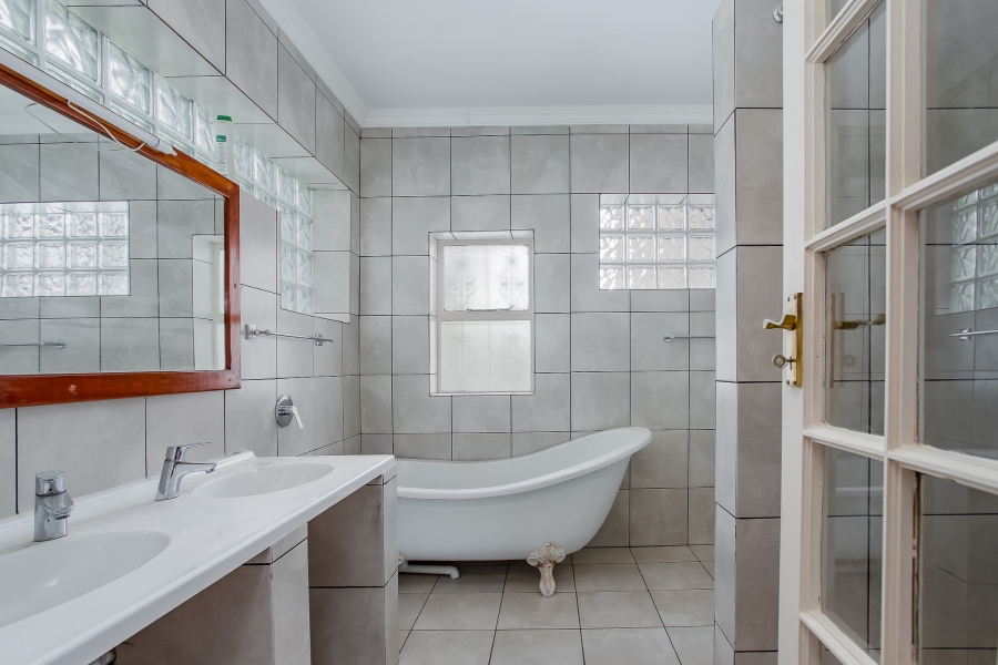 To Let 3 Bedroom Property for Rent in Denneburg Western Cape